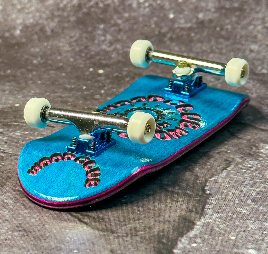 Fingerboard WoodClub ATELIER 33,7 mm - "Lagoon Blue"